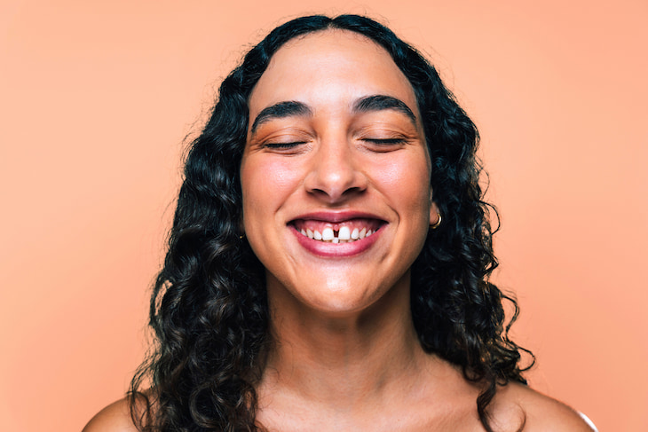 adult woman with diastema